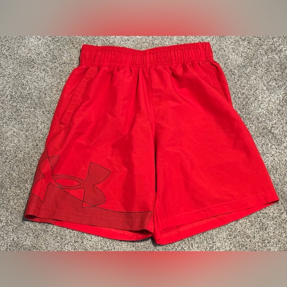Under Armour Men's Vibrant Red Athletic Shorts - Picture 1 of 7